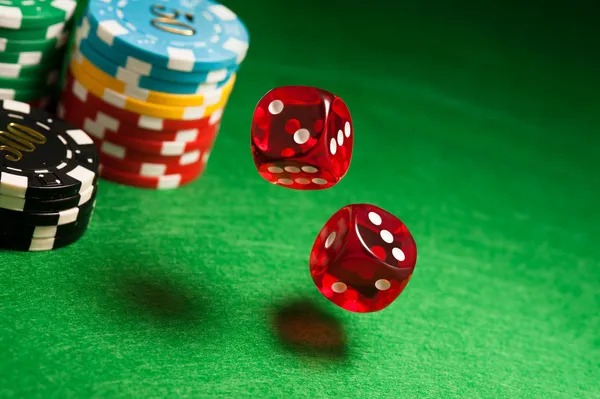 Player interface showing live game statistics and betting options on The Great Icescape table